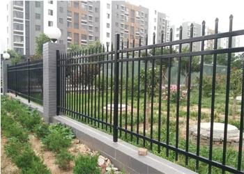 选择小区锌钢护栏 哪种颜色最适合您的围墙护栏？